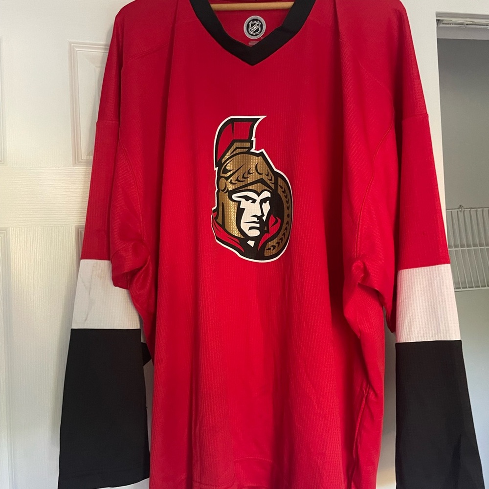 Ottawa senator NHL hockey jersey. Size XXL.